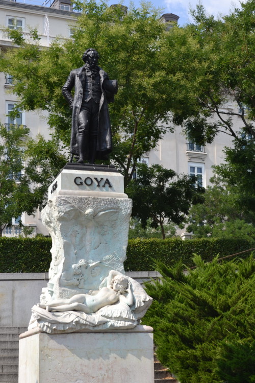 Goya malvadão em frente ao Prado