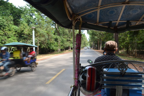 Tuk-tuk à mil por hora no Cambodia