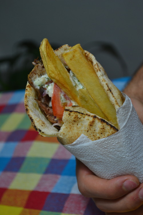 Não é shawarma, não é kebab, é gyro!